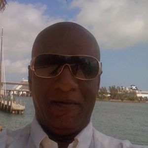 Meet your Posher, Luis b